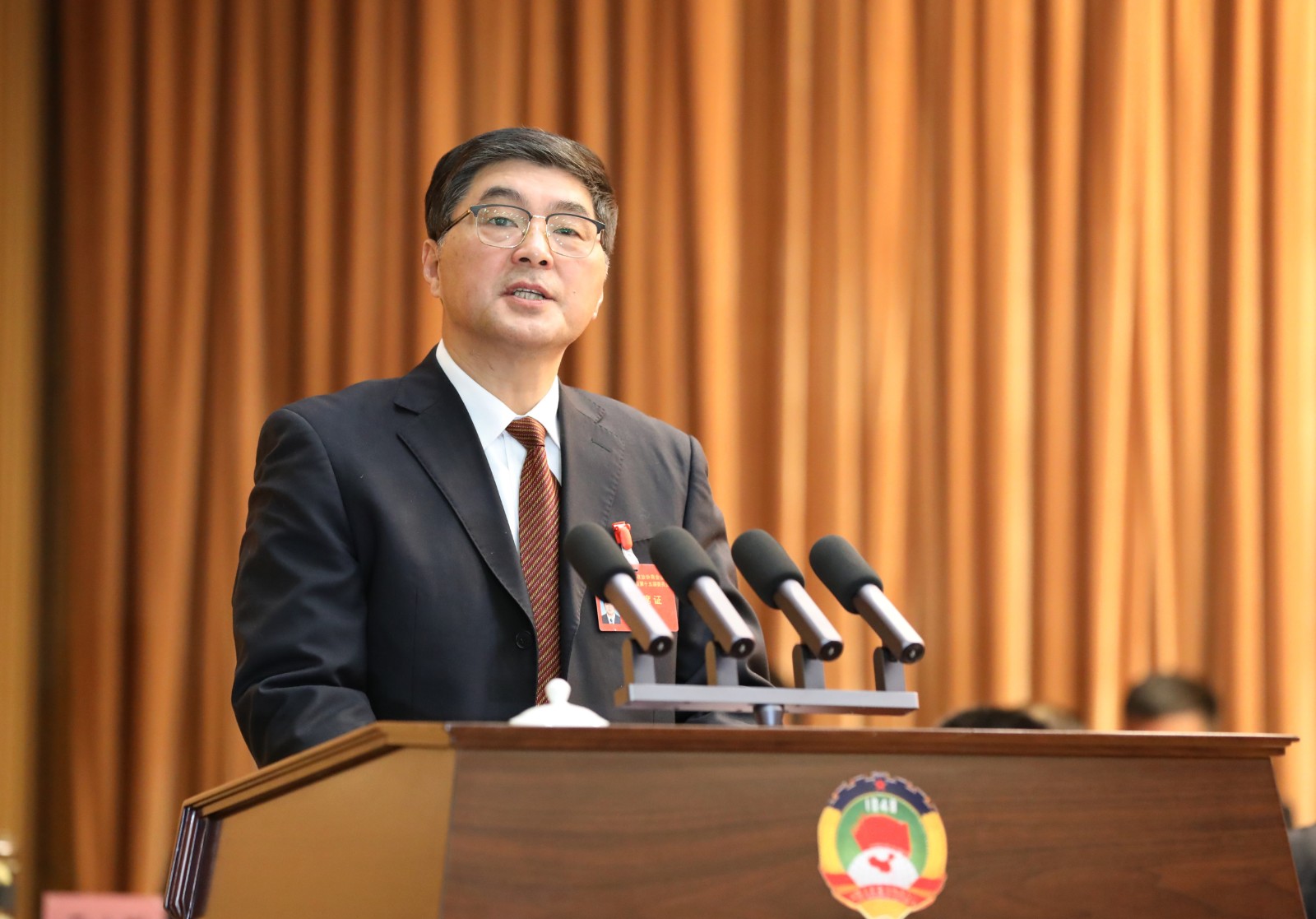 1月12日 星期二 （一版） 政協(xié)如東縣第十五屆委員會第五次會議開幕，縣政協(xié)主席陳建華作工作報告.jpg