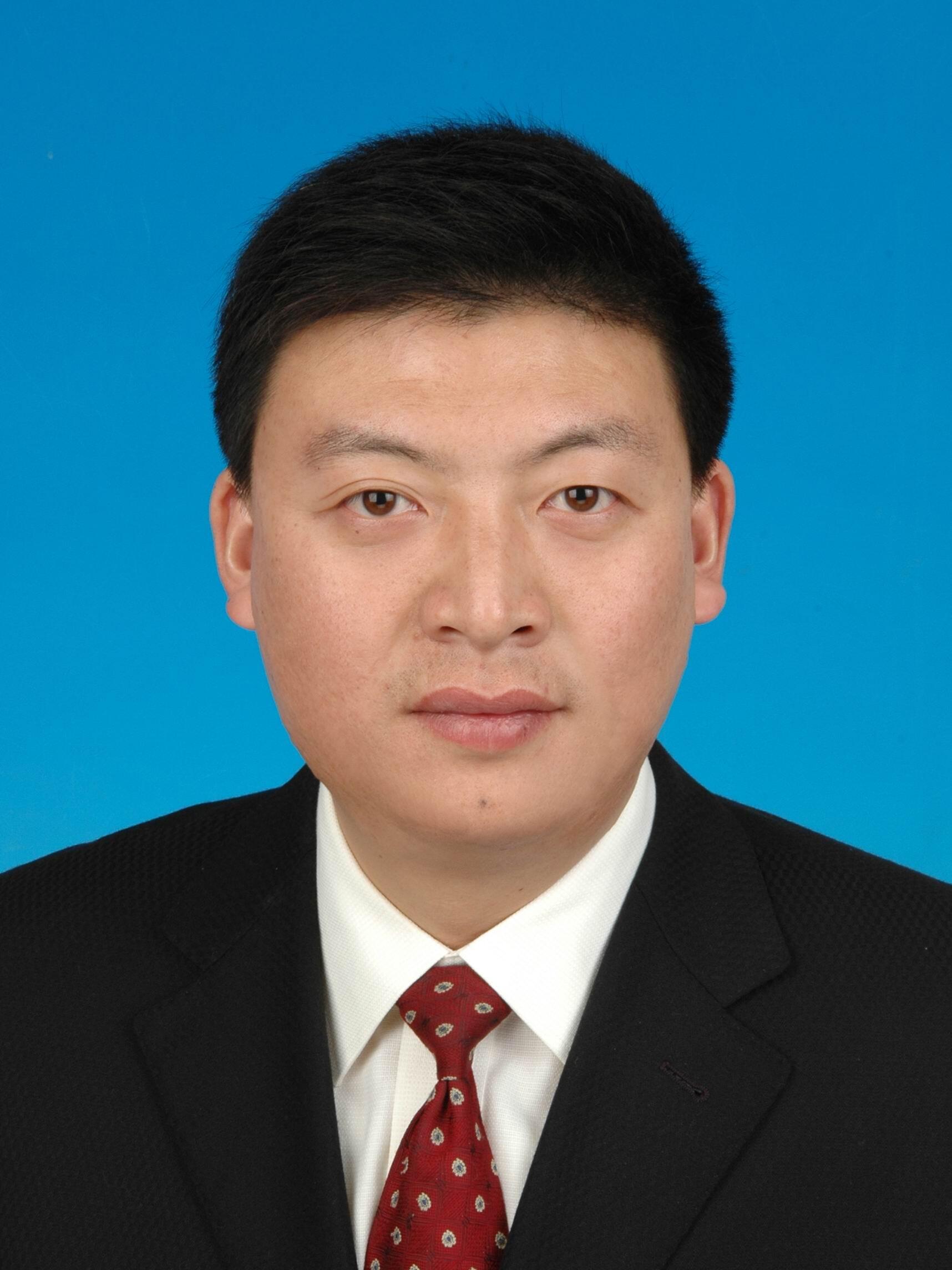 依治辦專職副主任、黨組成員 錢鋒.jpg